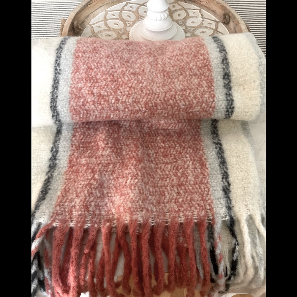 NWOT Blanket scarf